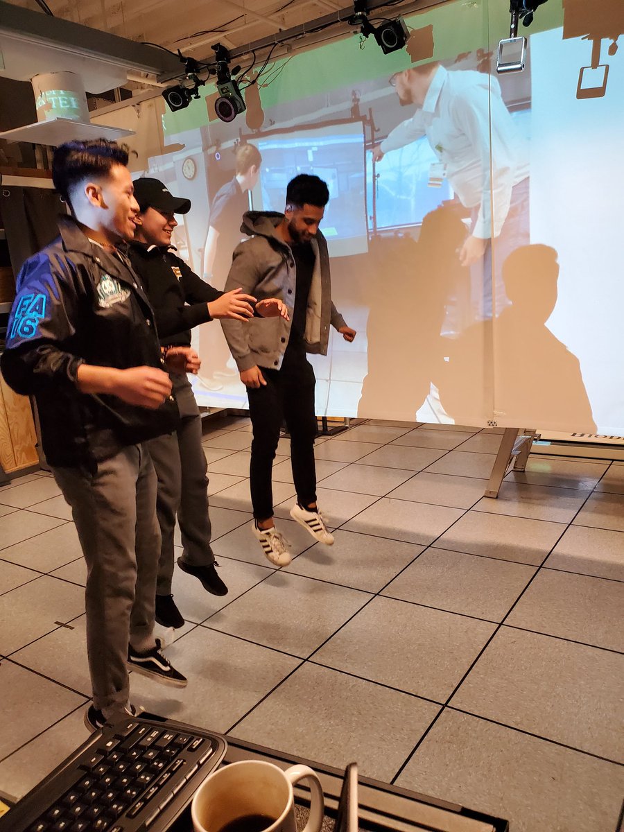 chriskdance's tweet photo. Had a blast teaching biomechanics for Vered Arbel's @UICAHS Kinesiology course at @RushMedical Motion Lab! We learned about kinetics, joint moments, neuromotor control and biofeedback using research tech and interactive media. Vered even wore a unitard with me! ๐ฏโโ๏ธ #DANSCIENCE https://t.co/1Hh2TjJmym