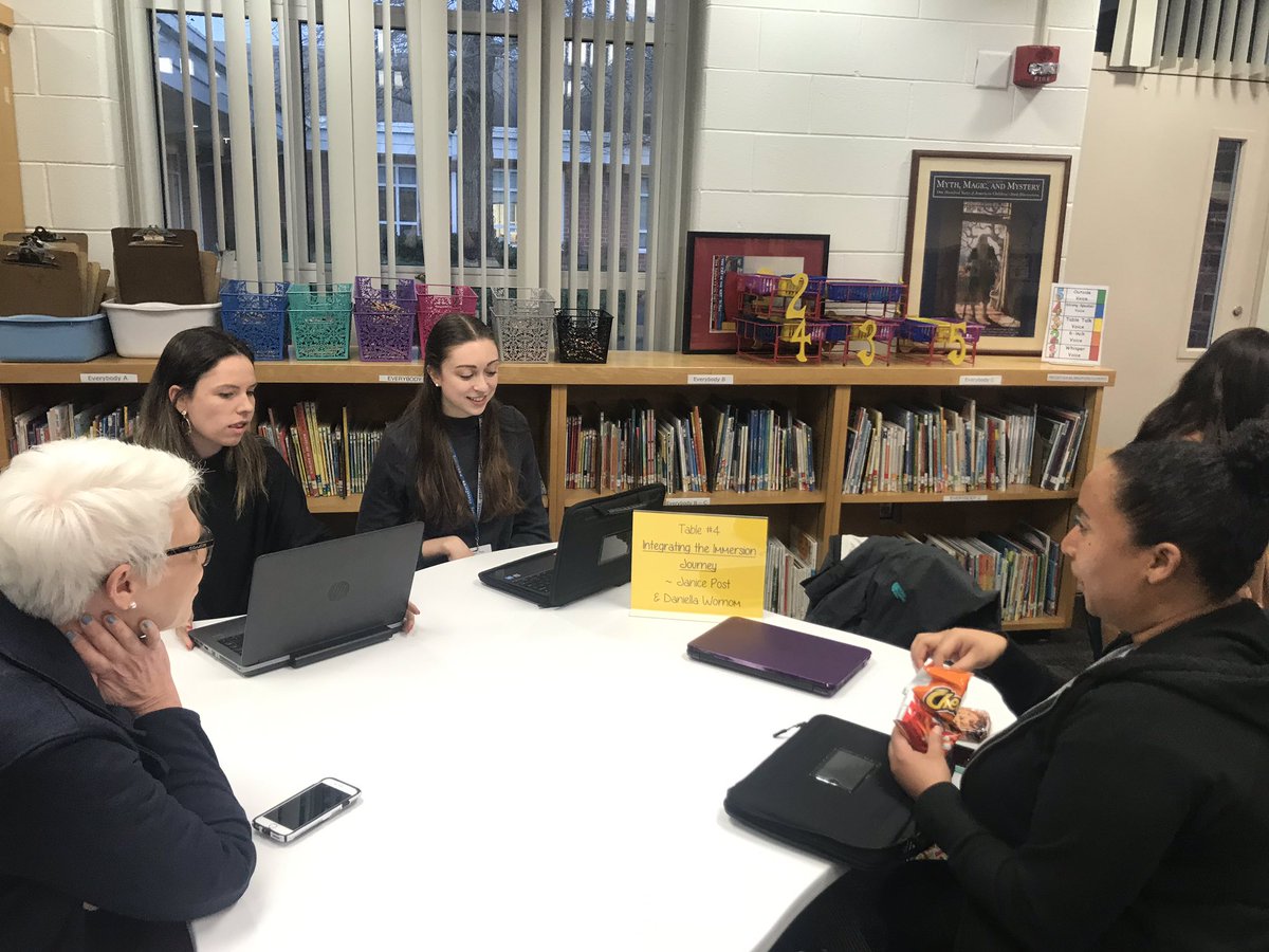 Teachers sharing amazing ideas from #VirginiaDLI Day with the rest of the immersion team! <a href="/DualLanguageVA/">VADLEN</a> <a href="/MonsieurZN/">Zach Neumann</a>