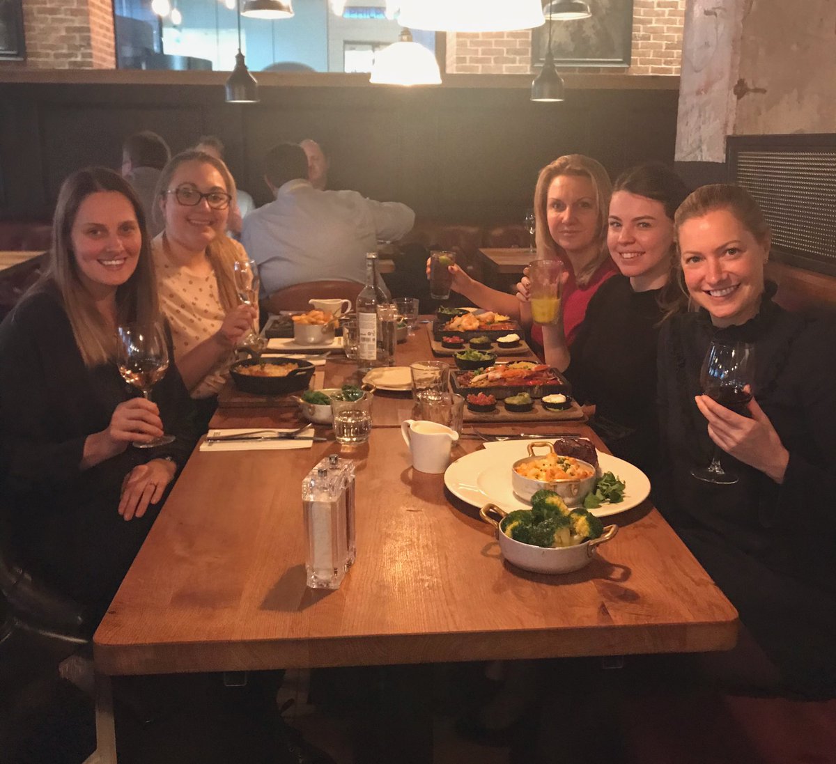 AmyDawber23's tweet photo. Another meal out! It’s been one of those weeks 😋. Thank you Rachel @grillonnewyork for the perfect lunchtime treat! #workhardplayhard @sathompsonlaw @GeorginaChase_ @PamelaDickLaw https://t.co/3WX1GWRpIC