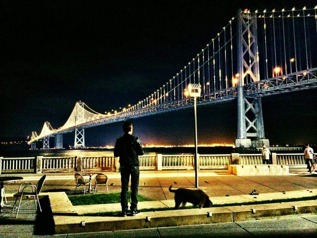 "Quiero contigo citas al anochecer pero también quiero que inventemos mil formas de ver el amanecer".