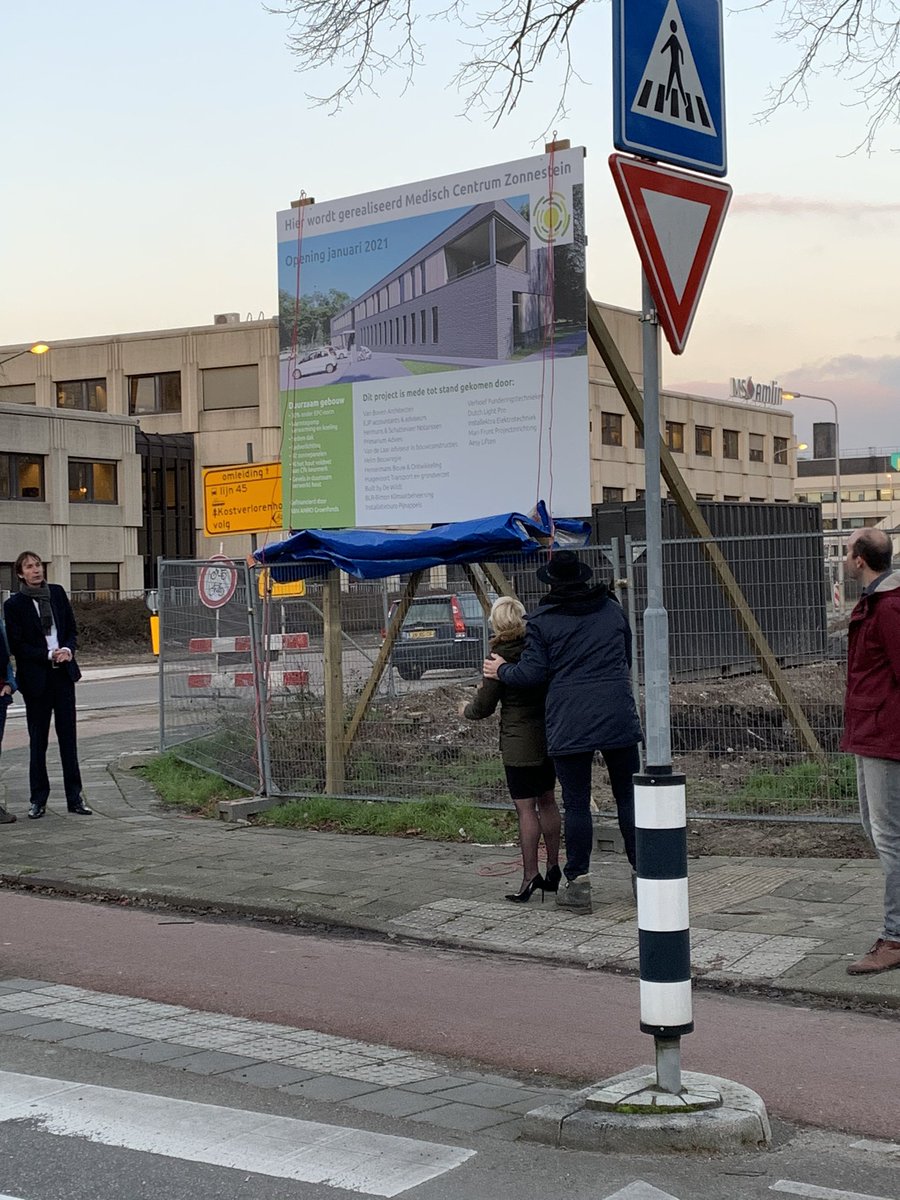 Belofte volle start van ons nieuwe Medisch Centrum Zonnestein! Veel verschillende professionals die uitkijken naar samenwerken onder 1 dak😀