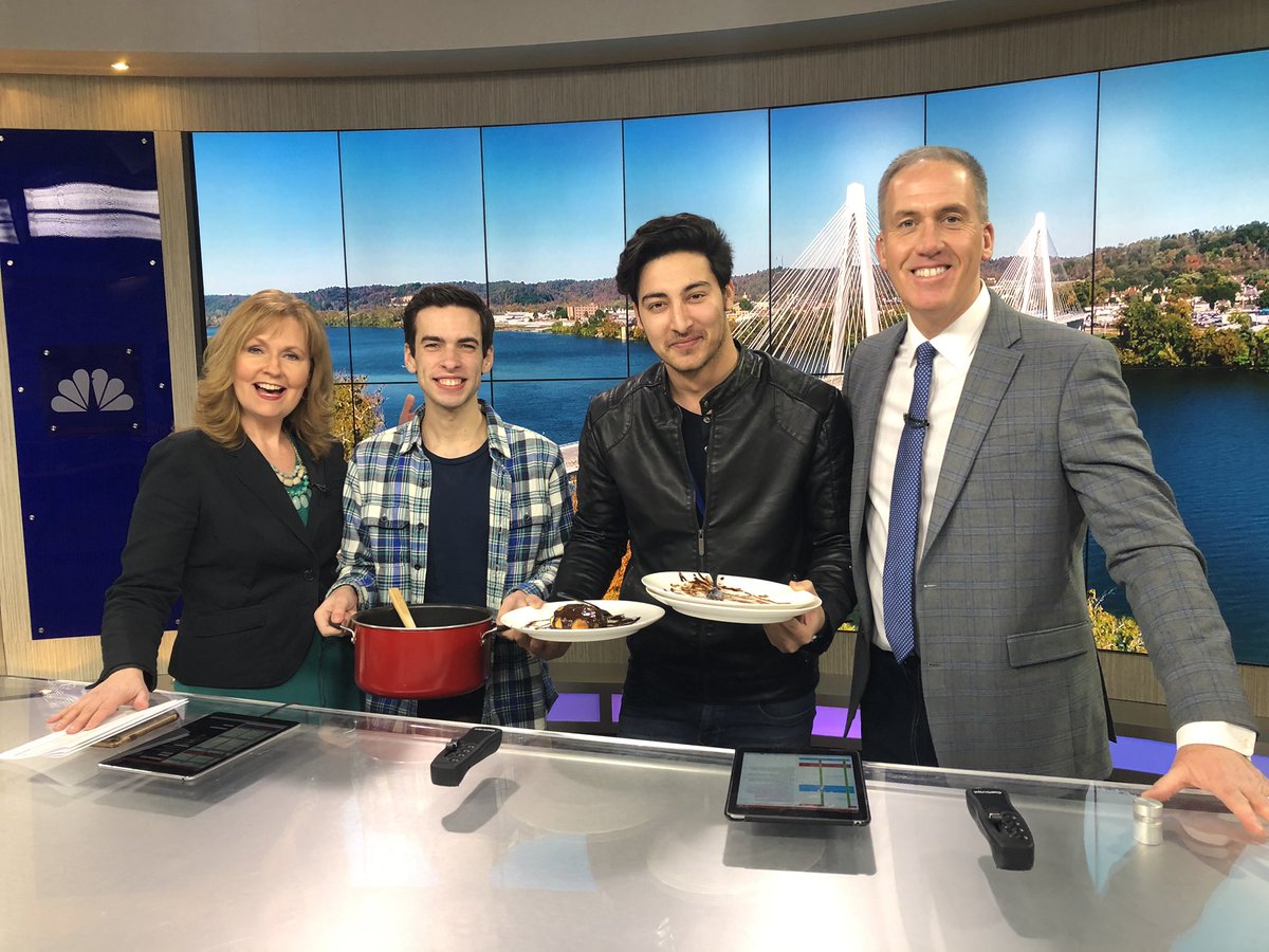 WSAZirr's tweet image. God bless the hardworking interns. #KitchenHelp