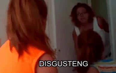 NaomiGoodfellow's tweet photo. Me screaming at Callum as he walks into the villa with molly https://t.co/1HYaleTtsM