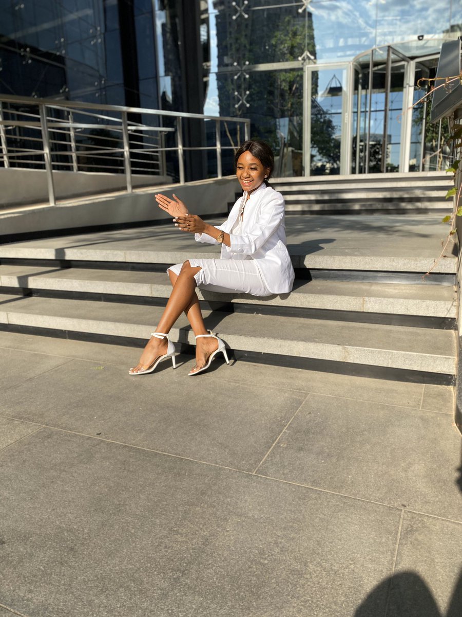 NNgcobo22's tweet image. #IWasInFirstYear when my matric classmates said I wouldn’t amount to much when I got my Diploma pass and they got their BA pass with thier respected distinctions. Now I’m in Sandton, employed with my BA Business in Brand Building degree. And let’s just say God is good. 😊