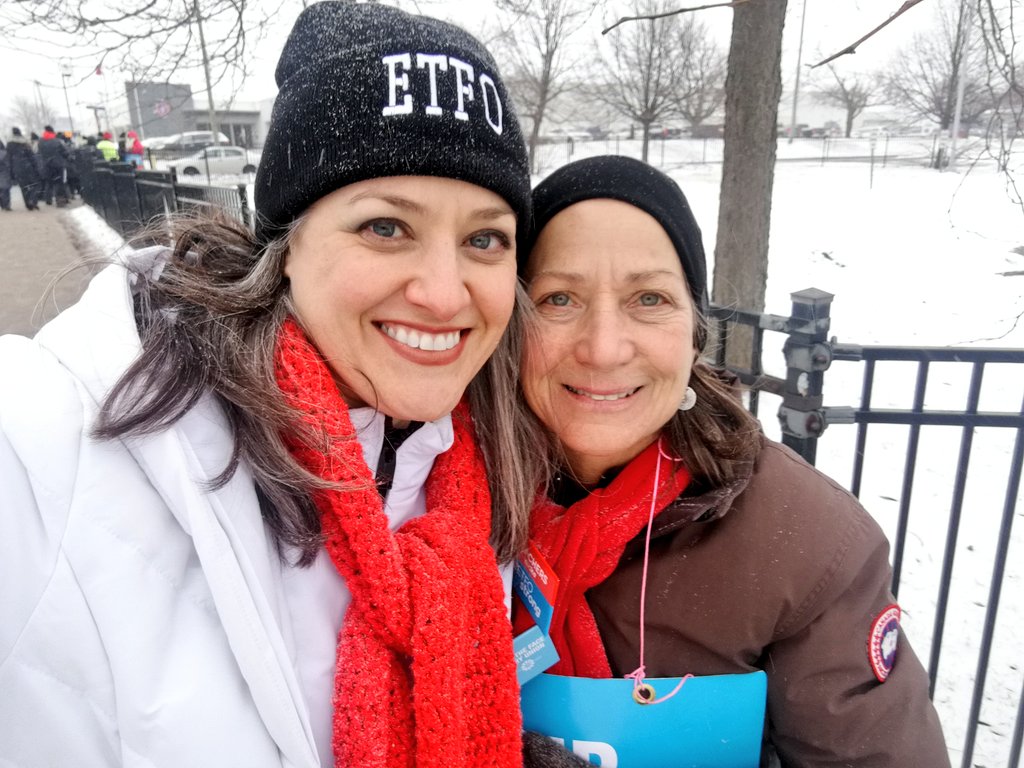 Ont Educators #strike today to defend public education from Ford's cuts &amp; attacks. Students deserve support &amp; a safe, strong start. Glad to walk w former colleagues &amp; folks from <a href="/GlenSt1/">GlenSt</a> <a href="/LakewoodsPS/">LakewoodsPS</a>  @BobbyOrrPS  <a href="/DrCFCannonPS/">Dr C F Cannon School</a> &amp; Campbell Children's School.#onted #cutshurtkids