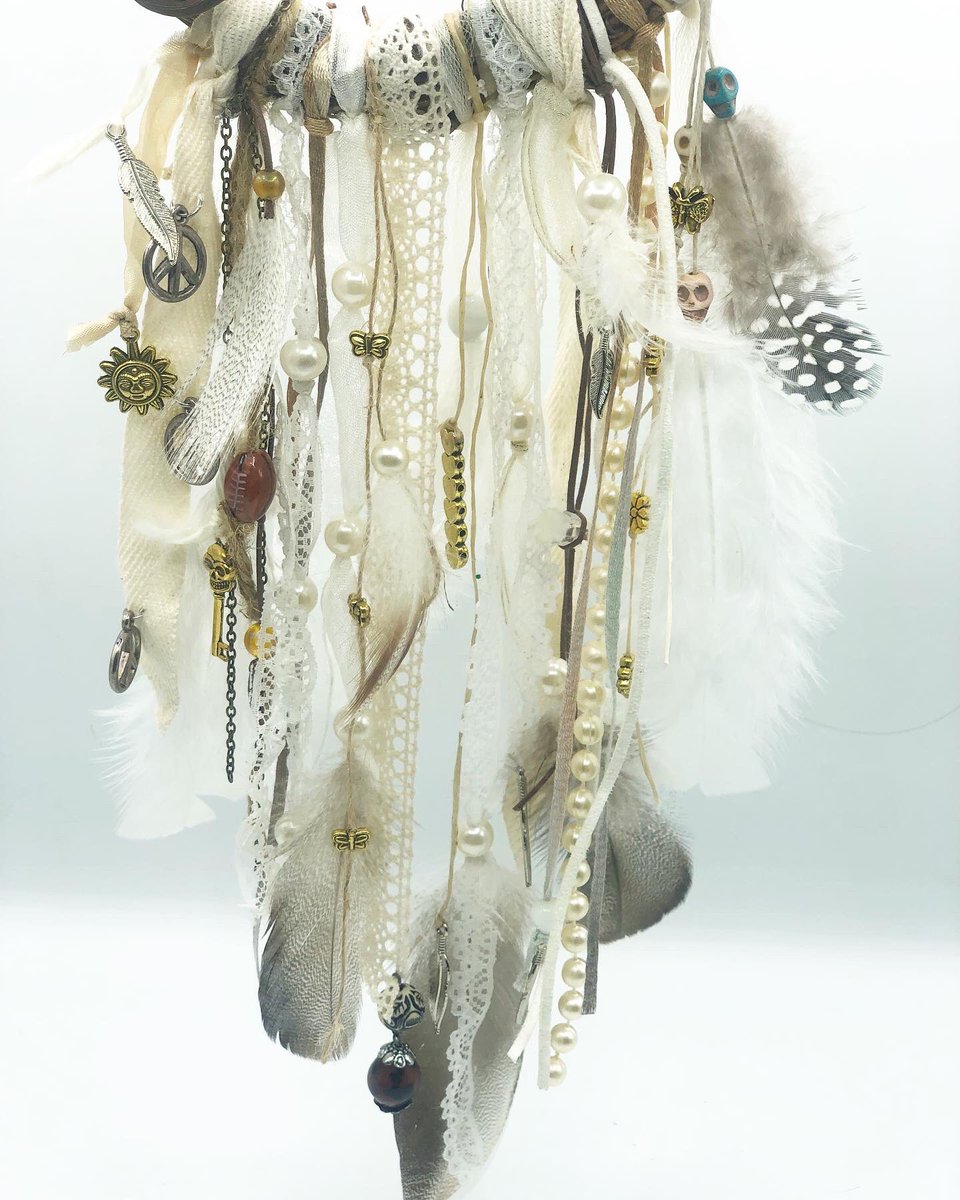goalejandrago's tweet photo. 🤍 Three’s theme for her 33rd 🤍 
DM for yours! 
#handmade #dreamcatcher #dreamcatchers #giftsforthefreespirit #birthdaygift #valentinesday #valentinesdaygift #valentinesdaygifts https://t.co/GjGx3rakGc