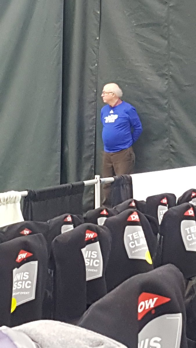 hsFATASS's tweet photo. Thank you @BernieSanders for being a line judge at this years @DowTennisCL 

@bgtennisnation 
@espn @WNEMTV5news #midlandmichigan https://t.co/6oPrh5McXk