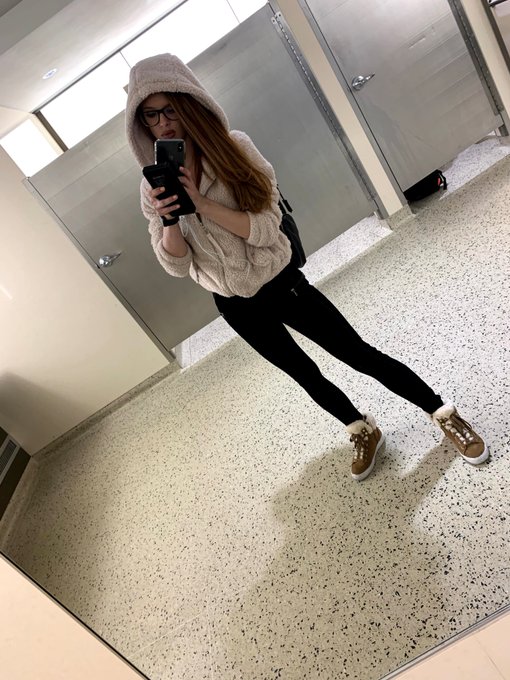 Gotta hit them angles! Can't wait for my next adventure, come over to https://t.co/n0FegHoEbI and tell<a href="/tag/xojillianjanson"class="tags"><span>#xojillianjanson</span></a><a href="/tag/jjsnaps"class="tags"><span>#jjsnaps</span></a>