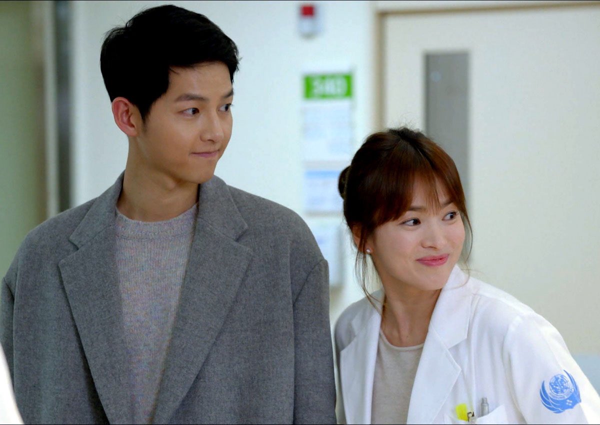 21. Of course, will never forget, Beauty and Big Boss, Captain Yoo Si Jin and Dr. Kang Mo Yeon of  #DescendantsOfTheSun (2016) #SongJoongki #SongHyeKyo