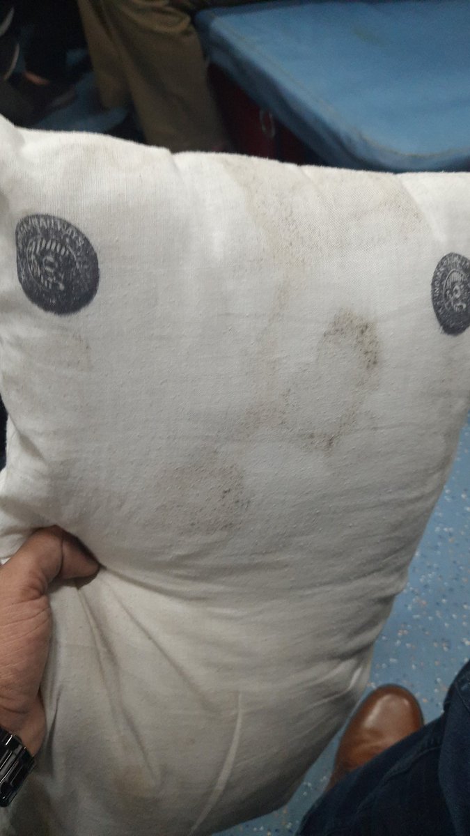 #IndianRailways <a href="/PiyushGoyal/">Piyush Goyal</a>  <a href="/drmbct/">DRM - Mumbai Central, WR</a>  this is service provided by indian railways in mumbai indore duranti