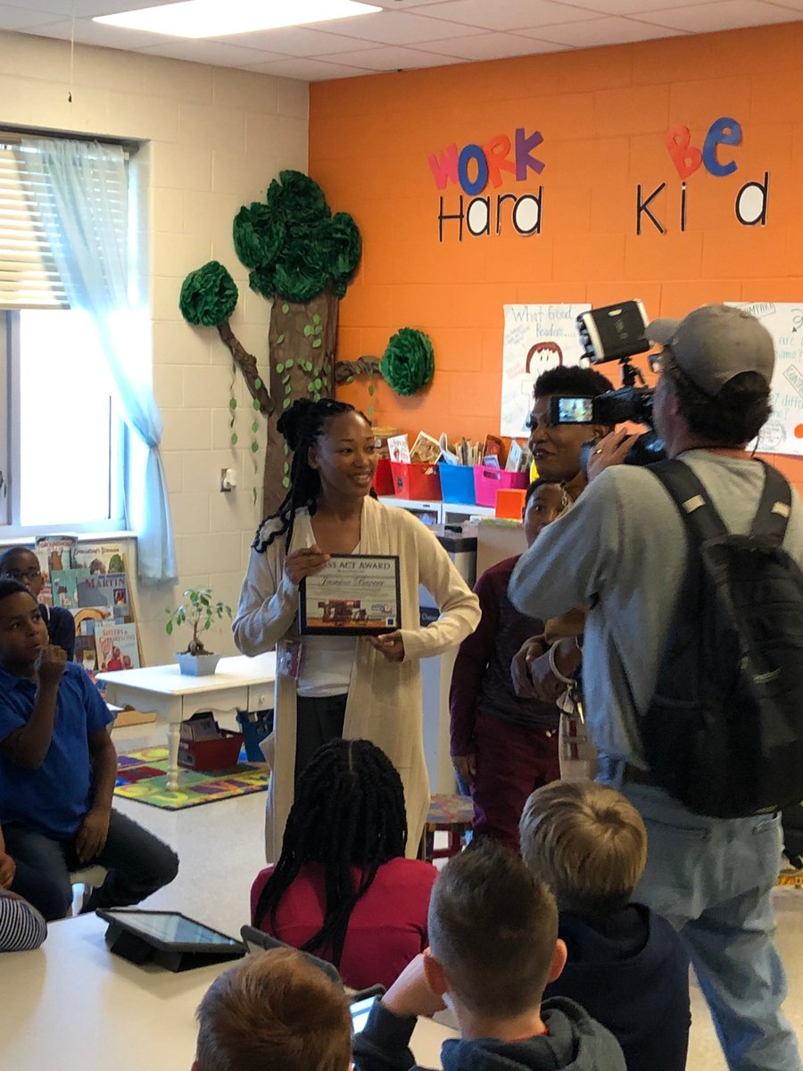 PikeRoadES's tweet photo. We recently had some guests pay Mrs. Barner a visit and she was presented with the Class Act Award, sponsored by WSFA and other partners.  

This piece will air on February 24th, so set your DVRs. 

Congratulations, Mrs. Barner! https://t.co/Lz3mHYzcXv
