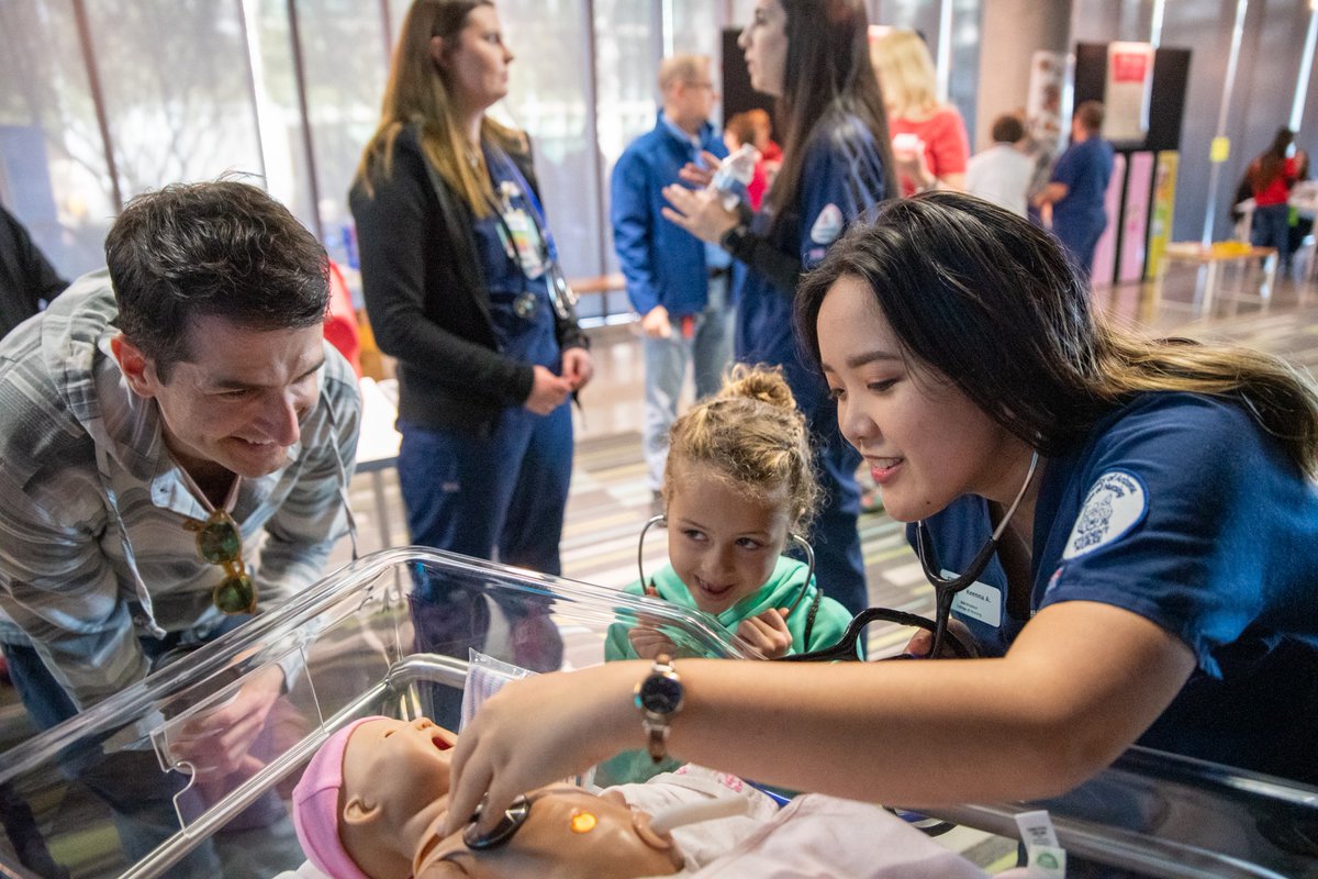 UAZNursing's tweet photo. Last month our #Nursing BSN-IH students taught kids about the role of nurses in health care at #Connect2STEM2020! Here are more inspiring photos of the fun and informative work they did. Thanks to @uazmedphx for the great images! @uarizona @Connect2STEM @GilbertAZEcoDev https://t.co/iVQIPyMiTi