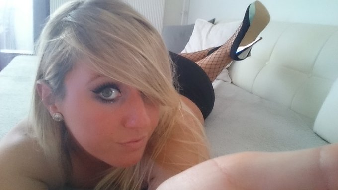 Ich w&uuml;nsche dir einen geilen Abend ;)   https://t.co/mOTREOTgzf  visit my page darling ;)   #camgirl<a href="/tag/online"class="tags"><span>#online</span></a><a href="/tag/camgirl"class="tags"><span>#camgirl</span></a><a href="/tag/dirtytalk"class="tags"><span>#dirtytalk</span></a><a href="/tag/livecam"class="tags"><span>#livecam</span></a><a href="/tag/versaut"class="tags"><span>#versaut</span></a>