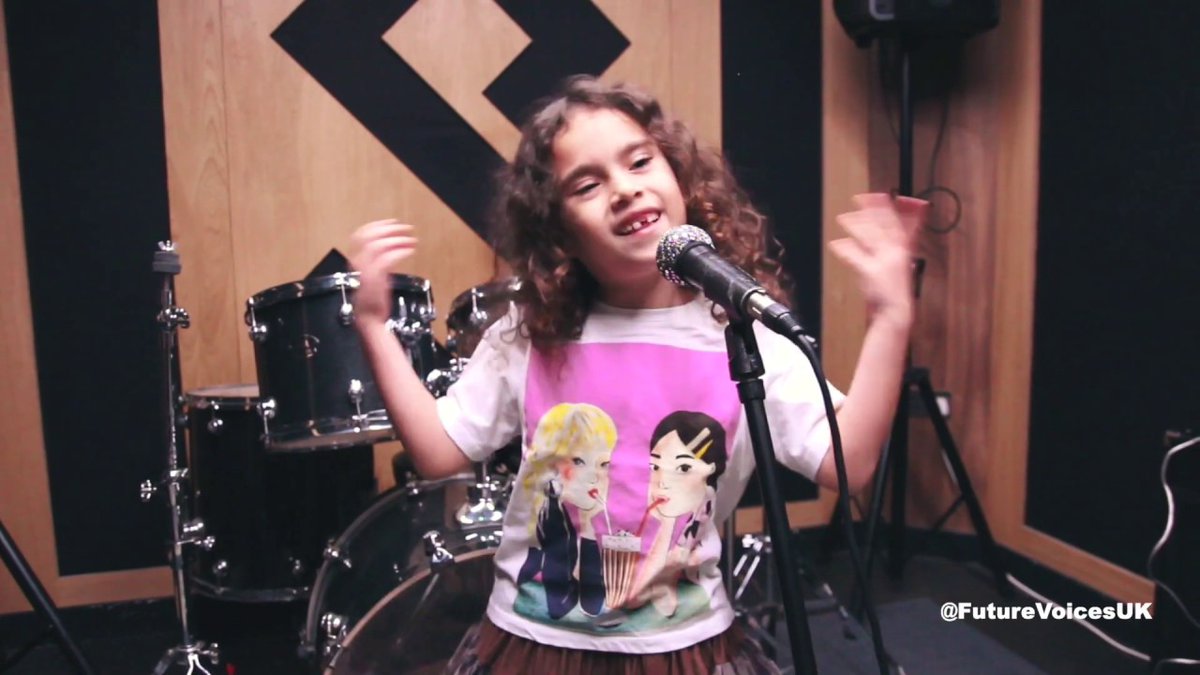 PSSALondon's tweet photo. This is Rebecca from PSSA #Hammersmith! Check out her amazing recording of Hard Knock Life!  🎤 -  https://t.co/9EGMa2Ib24

This week we have an Annie West End Workshop with @C_Bateson!

Also have a star in the making? Book on for a free trial at PSSA. 
https://t.co/Ehwv7HzIIP https://t.co/hzdSEoPv2v