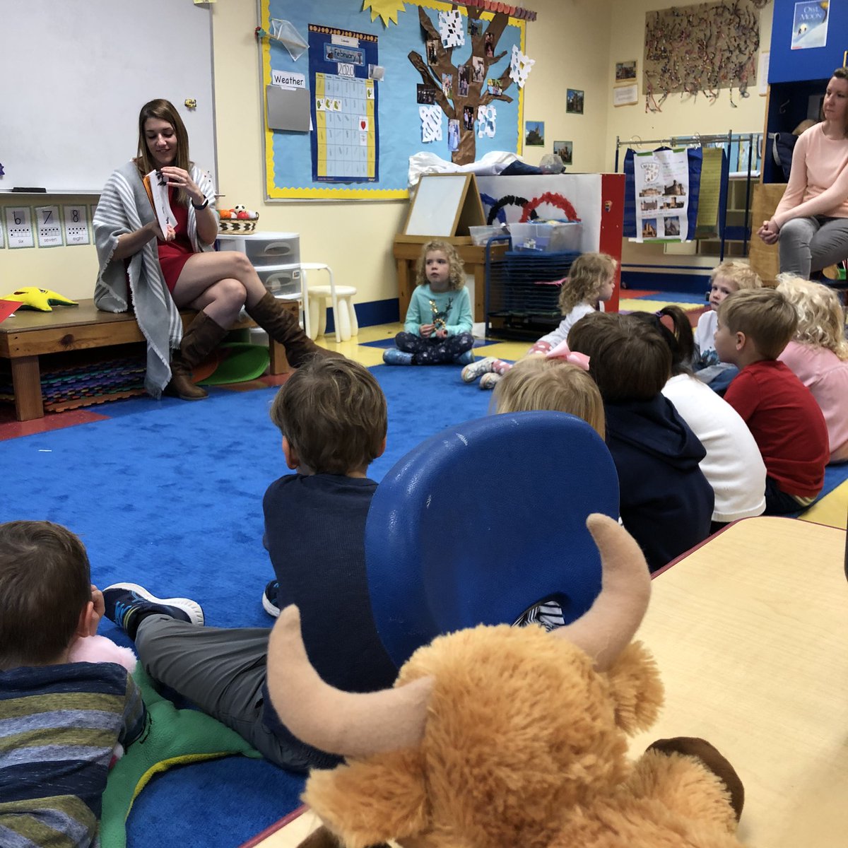 It was so much fun to be a part of this bullfighting lesson with @KAnderson_PreK! The story of Ferdinand is a classic and our class mascot Tito el toro enjoyed it too! #trinitylearns #cherishchildhood #earlylang