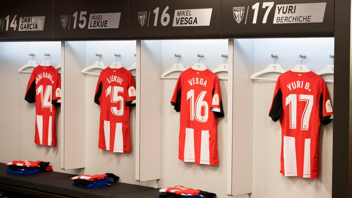 AthleticClub's tweet photo. ⚽️ ¡Menos de 2⃣ horas para que ruede el balón en San Mamés! 🏟️

✅ ¡¡Todo listo en nuestro vestuario‼️ 

#BiziAmetsa 💭 #AthleticBarça 🏆 https://t.co/jHA7DbdzoQ