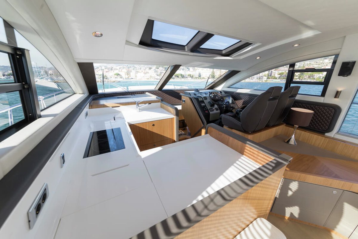 BatesWharf's tweet photo. Is now the perfect time to get your new boat? Step onboard the Fairline Squadron 53. @fairlineyachts #fairline #fairlinesquadron .See upcoming posts for EU VAT on boats from the CA. #brexit #brexitboats #handyinfo #boatforsale #usedboat #brexit2020 #2020 https://t.co/X2HgpON3BW