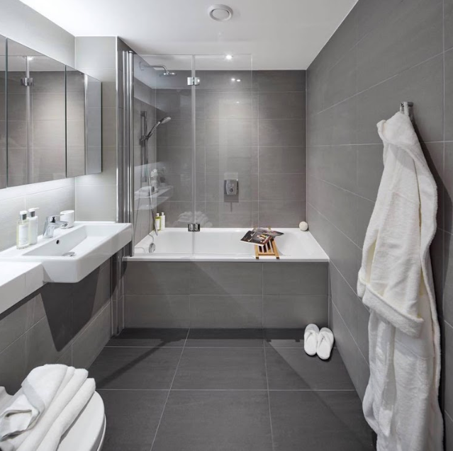 mcrnewsquare's tweet photo. Bubble bath, fluffy slippers and feet up. 🛁 The finest quality finishes mean you can relax in true style. #BathTime #Relaxing #ManchesterNewSquare https://t.co/aPNRIaq3Q4