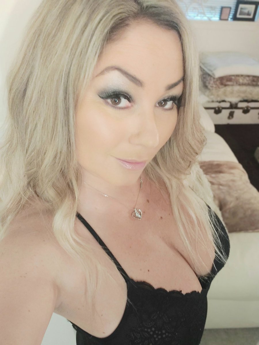 JuicyJamie_69's tweet photo. Taking skypes today til 2 pm pst if you dont have my skype contact feel free to email me at jamiemexi@gmail.com to set up some fun time!!!!  ❤😻💋😘👅 https://t.co/ua3D3p7GX8