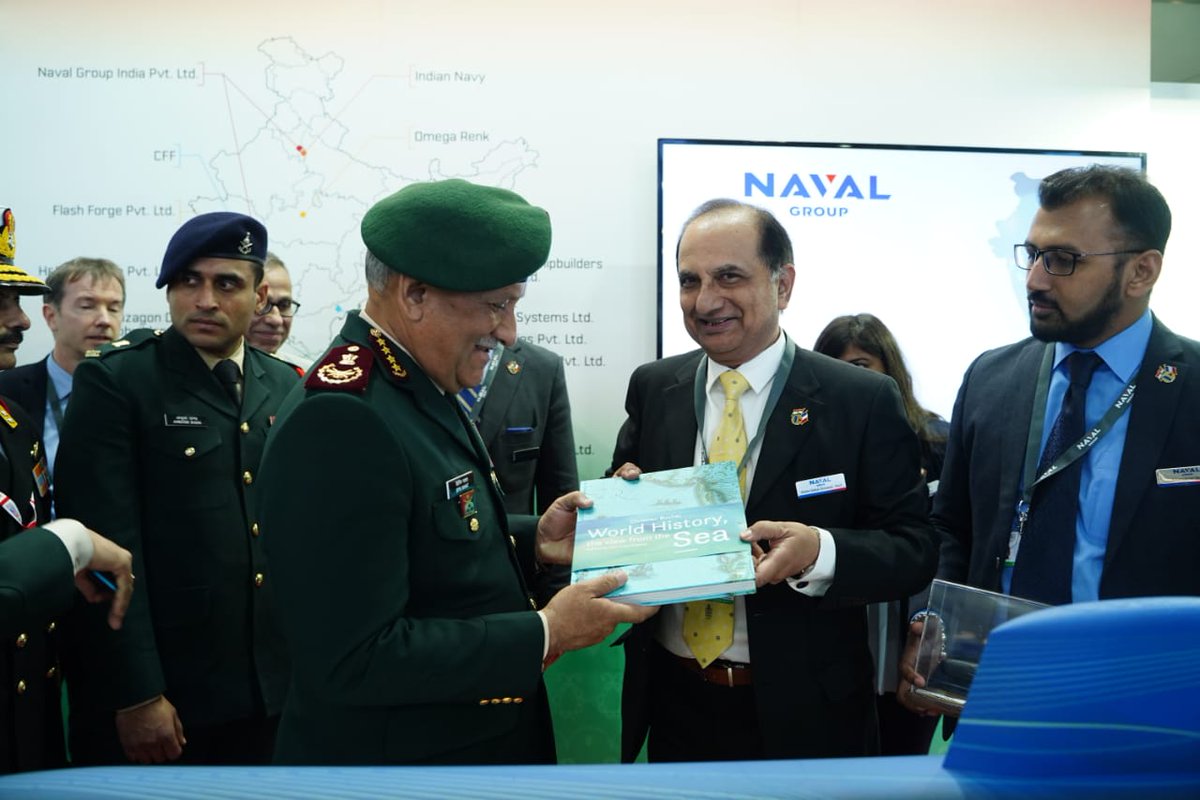 navalgroup_IN's tweet image. Chief of Defense Staff - General Bipin Rawat visited #NavalGroup booth @DefExpoIndia and had briefing on our latest naval technologies and advanced naval systems.

#longtermcommitment #MakeinIndia