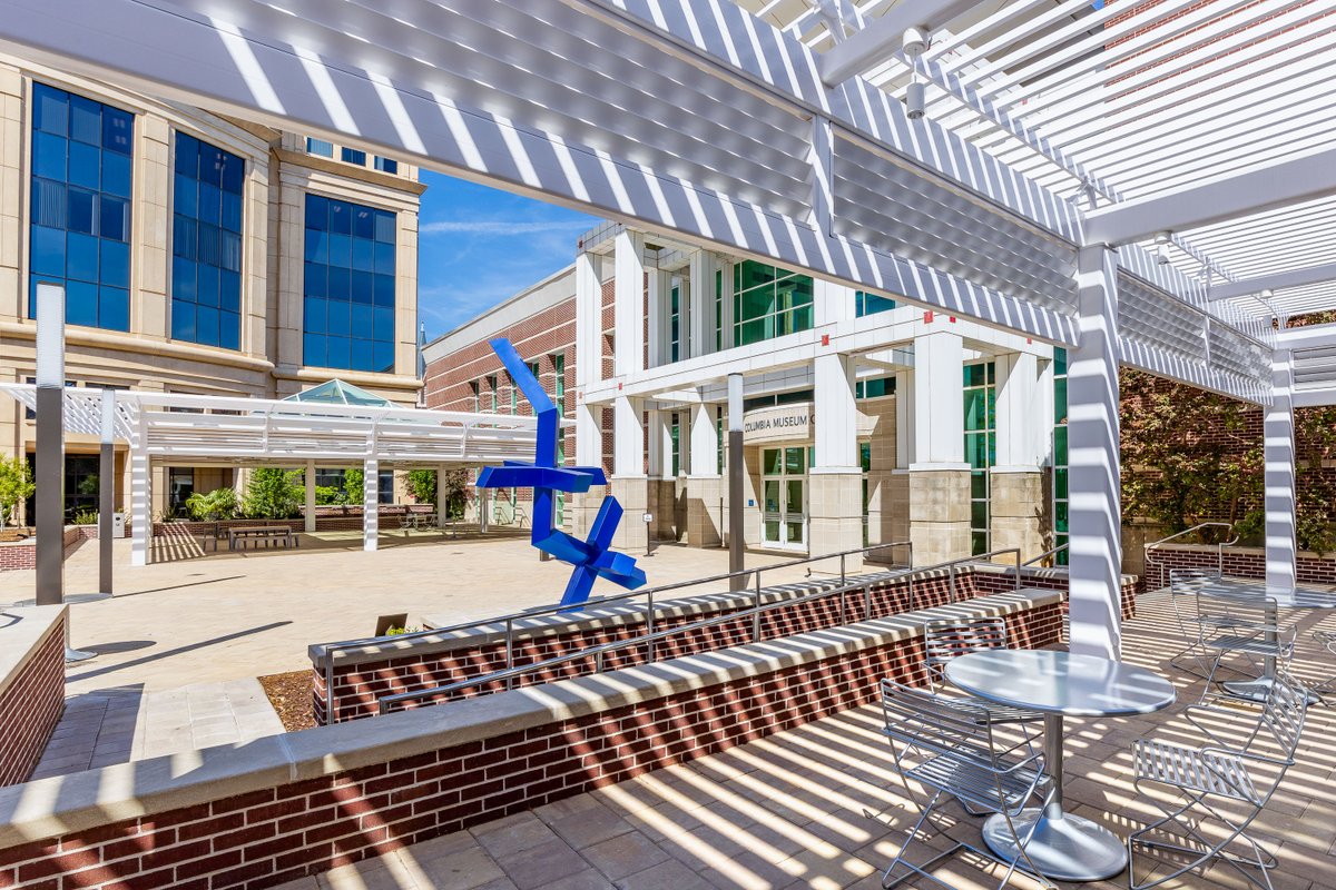 HoodConstruct's tweet photo. Happy #FirstThursdayOnMain! If you're out enjoying the open-late eats & entertainment tonight, make sure to swing by Boyd Plaza at the @ColaMuseum of Art, or grab a round of seasonal tapas at Hendrix. And keep an eye out for some Hood signs as we wrap up work on The Woody! https://t.co/He7D8IBWGH
