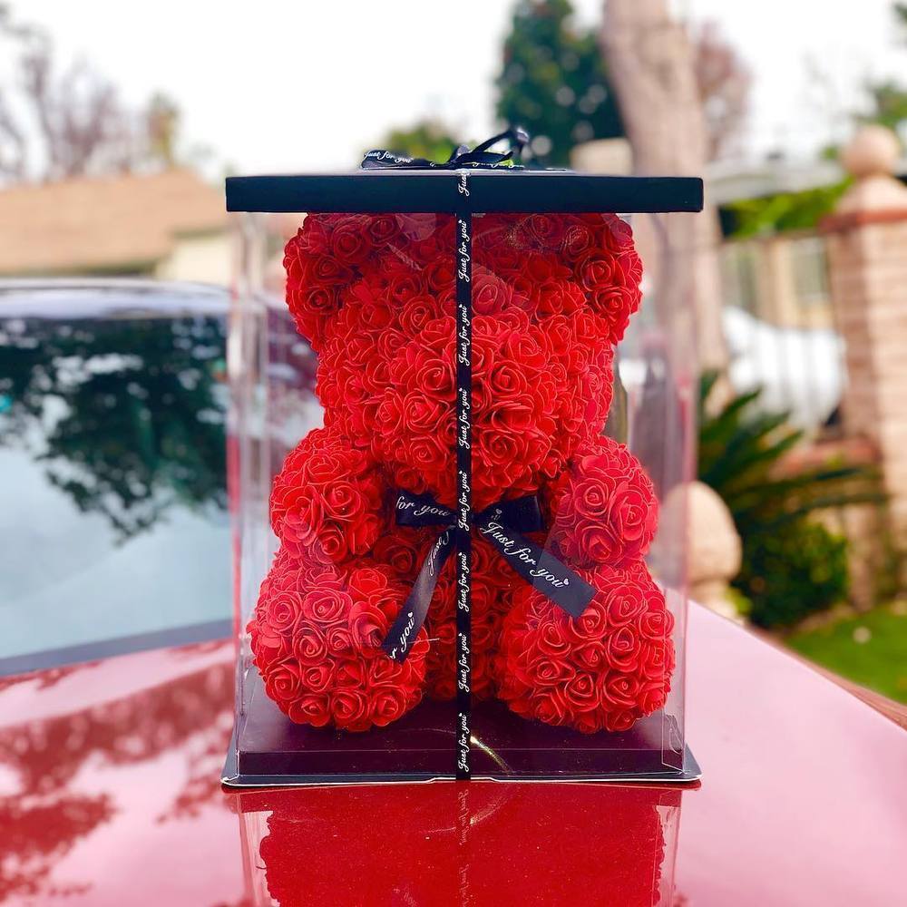 EndtimeApocalse's tweet photo. My boyfriend the sweetest, he got me a lovely rose bear for valentine. 🥰 https://t.co/fcVlLdBPdV