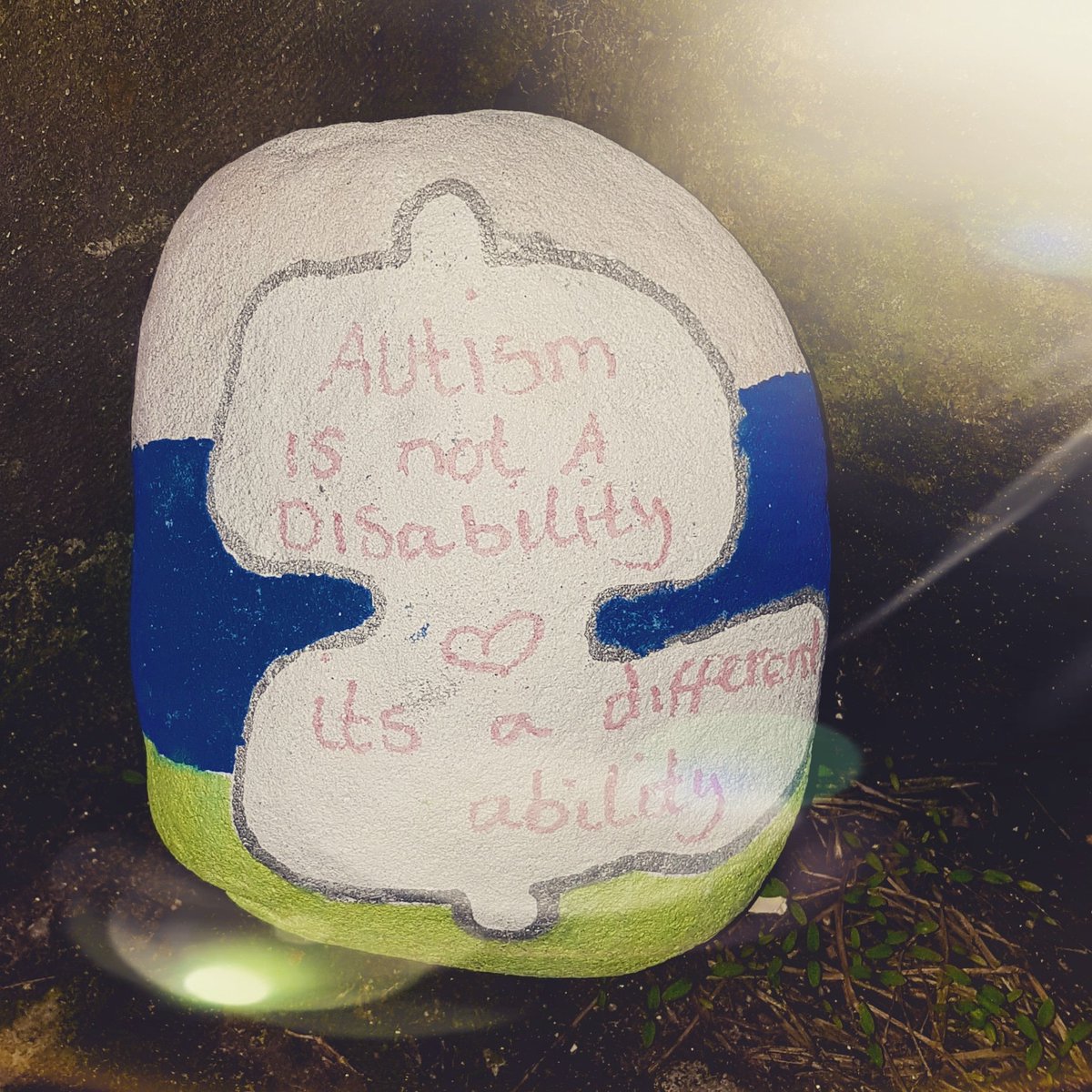 wearelorne's tweet photo. Fabulous to see a #KindnessRock outside the gates of @LorneSchool 💜 #autismacceptance #AutismAwareness #kindnessrockproject #wearelorne https://t.co/m4fhwzEUOc