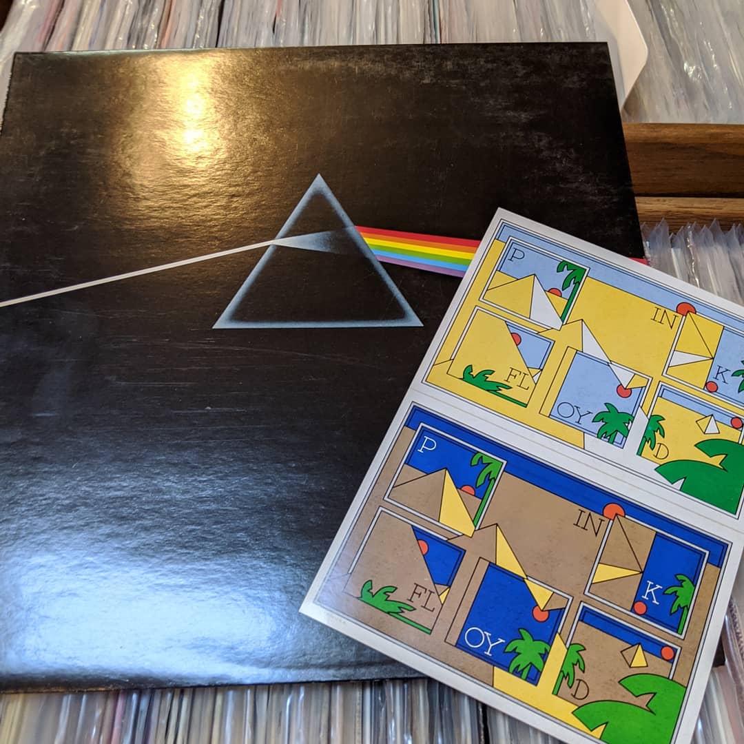 Therecordloft's tweet photo. Check out the posters and stickers that came with this early edition!
#roseburg #douglascounry #records #vinyl #thisisarecordstore #nevertoomanyrecords #myvinylweighsaton #pinkfloyd #darksideofthemoon #classic #muathavealbum https://t.co/XymskWzX3F