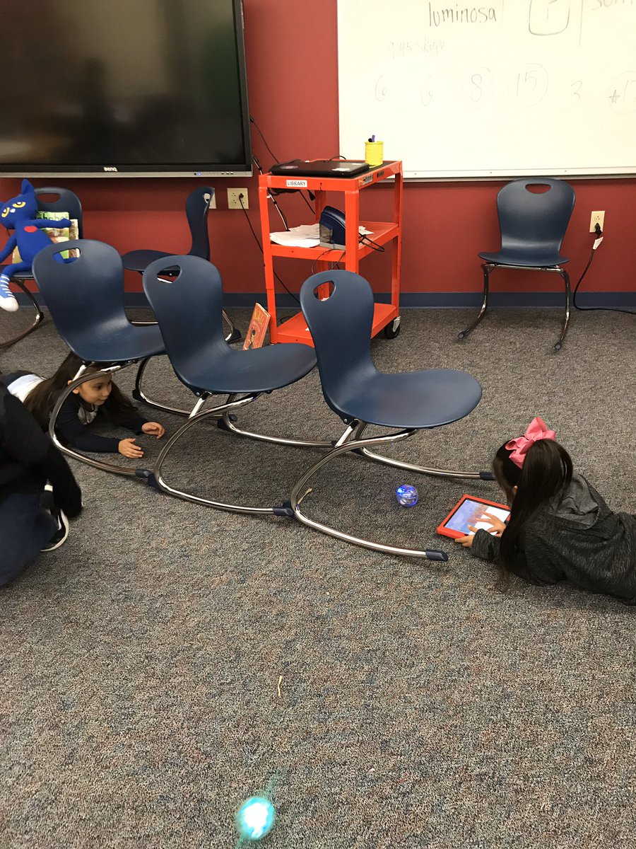 bethlee_05's tweet photo. Thanks @FontenotMathCE and @CELibraryLions for helping with our science tech apps today #ceroars @NikkiMcDorman https://t.co/TDaNIcuXTw