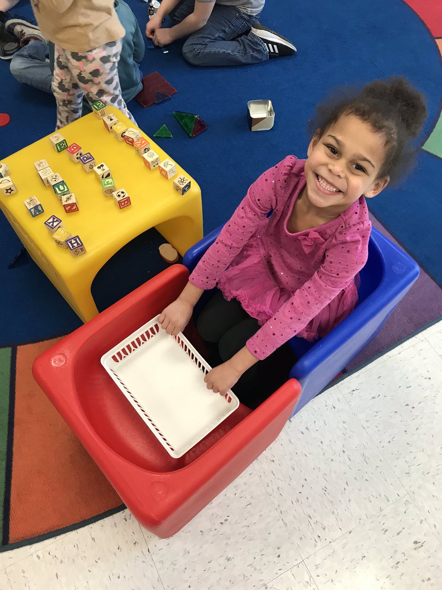 DebbieBen22's tweet photo. @LorenaPrimary PreK has been working with 10 frames and teen numbers this week. “Look Mrs. Bennett, I made a ten frame!” Play-based learning is fun!#LISDFuturefocus https://t.co/zcugqgXxra