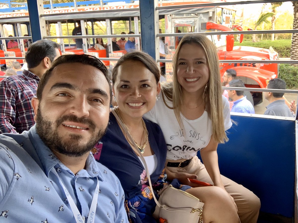 scastri0's tweet photo. La chiva de @Cisco_LA #ciscopartnerleaders https://t.co/yYi5p1LbdG
