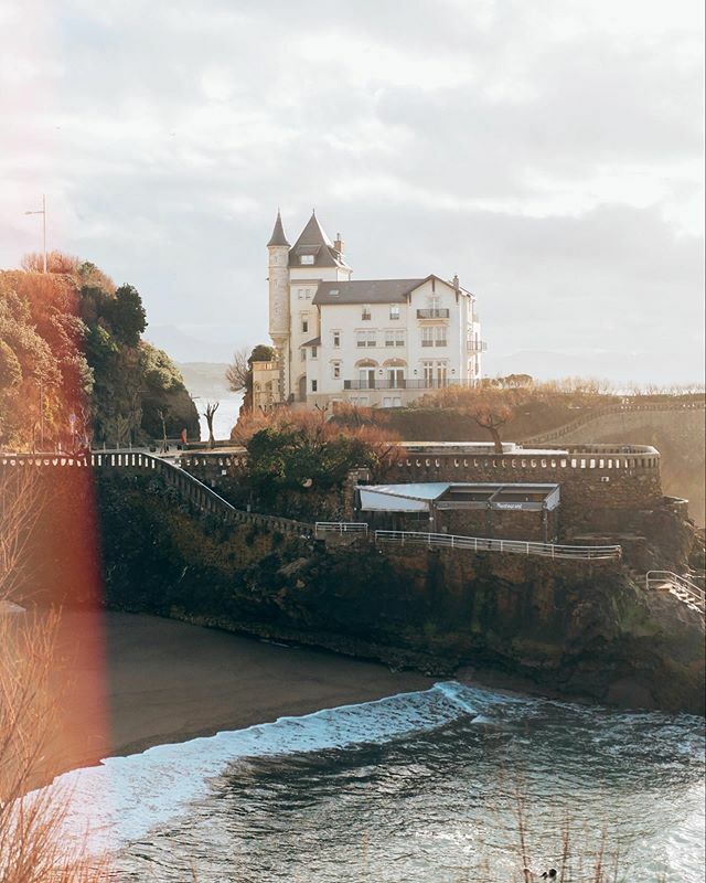 En passant par Biarritz🤍- Février 2020.
{Et toujours un fou pour se baigner😅, sauras-tu le trouver?📍}.
#biarritz #villabelza #landscape #biarritzenhiver ift.tt/2H3eUl7