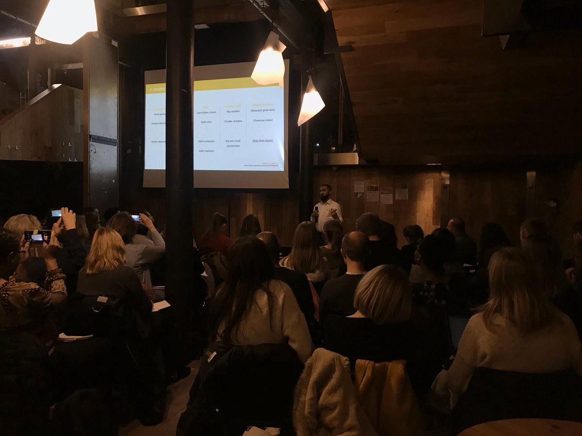 CIOFLondonSE's tweet photo. Lots of pictures of this slide, talking about the different factors that can influence a corporate application #IoFThursday @Yunu5 https://t.co/ElGTOTwYBr