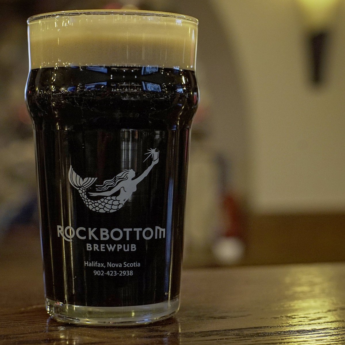 rockbotmbrewpub's tweet photo. Great day for a delicious Nirto Stout and some crispy 60 cent chicken wings 🍗🍻🍗🍻🍗

#rockbottombrewpub #halifax #nscraftbeer #beerlovers #drinklocal #pub #pubfood #downtownhalifax #springgardenroad #wingsandbeer #beerme #hotwings #mildwings #honeygarlic #fingerfood #shareable https://t.co/oB3g0V7uG1