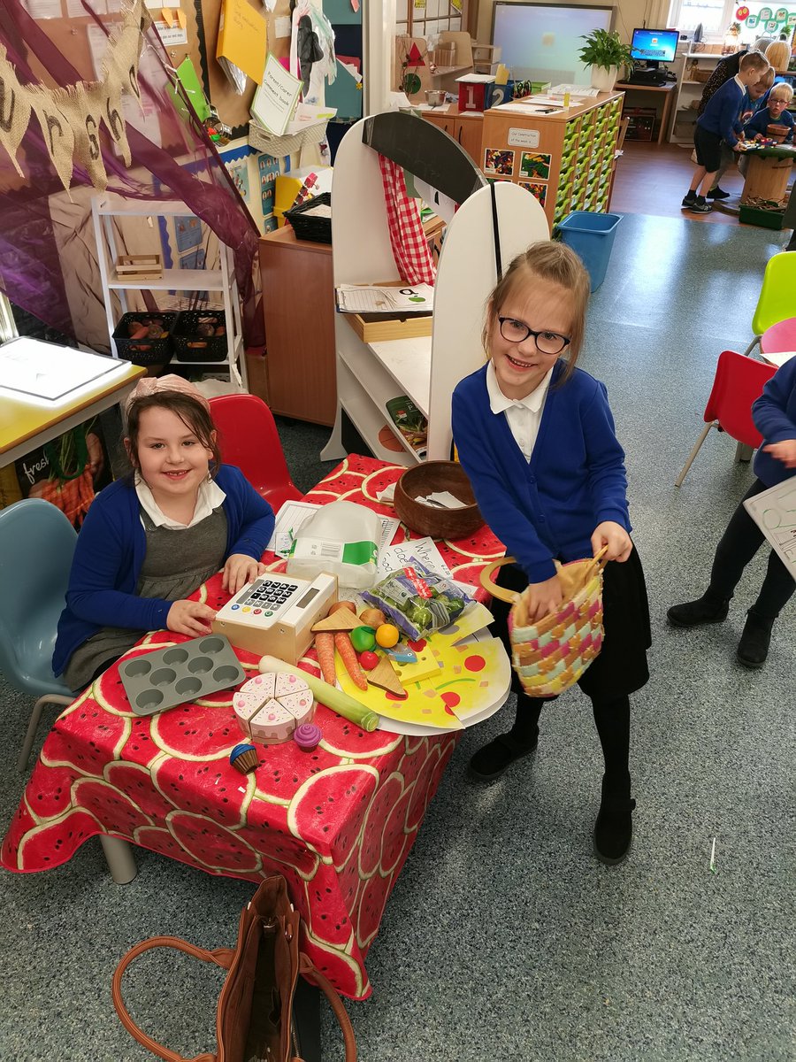 ElcTrinity's tweet photo. Switch-a-roo Thursday has become a well talked about activity. The children, staff and families have given very positive feedback about ELC 4 and P1 learning. #earlyyearstime #collaboration #teamtrinity #learningthroughplay #positivetransitions #buildingrelationships https://t.co/pRJECsVljy