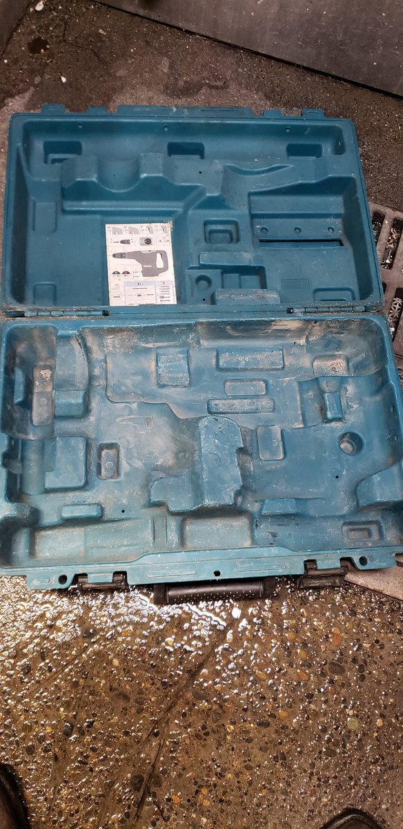 Inupiat11's tweet photo. My bosses, Ryan and Victor look at details on the floor, we also do in TRC.  How does it look to a customer if the box is dirty?  We send them out clean to reinforce cleanliness to customers  because if it is dirty out, it is difficult to charge fees! https://t.co/RXQ6ioRkKY