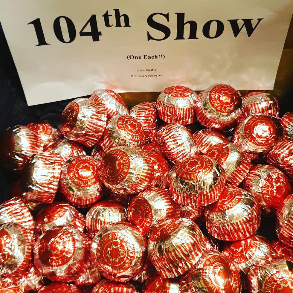 104....#104thshow #teacakes #scottish #tunnocksteacake #tunnocksteacakes #tunnocks #milkchocolatemallow #glasgow #uktour #KingAndI #kingandiuk #touringlife #TheKingAndI #runelizarun #actor #actorslife #workingactor #theatre #musical #stagey #musicaltheatre #kingstheatreglasgow