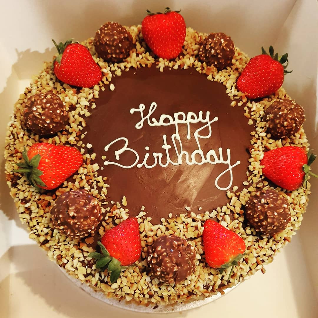 Book your party or event with us! Get a FREE 7' homemade cake or a FREE prosecco bottle when you book for 10 or more people! 🎉🎂🍾 *Valid only for bookings over the phone. 📱02035818220.

#bookyourpartywithus #sw19  #londres #companyparty #birthdayparty
#southwimbledon #london