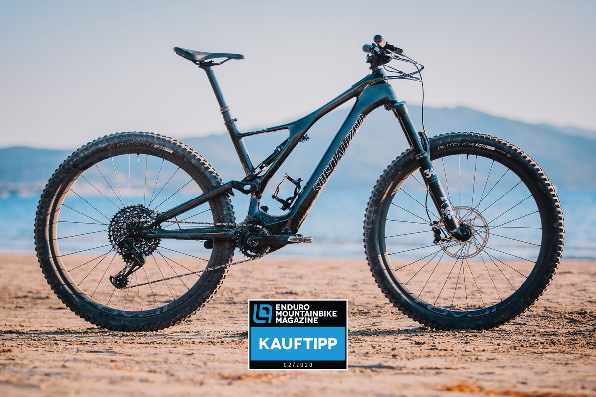 Specialized tweet media