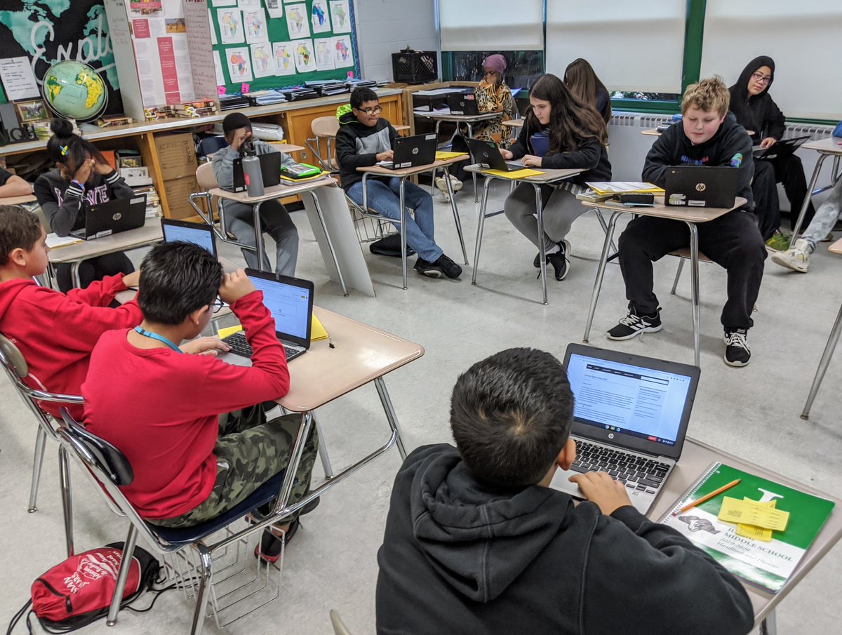 MPS_Illing's tweet photo. Grade 7 students feverishly working on their Modern Africa projects getting them ready for Africa Night on Wednesday, February 12th. @mpspride https://t.co/29rfuREmD8
