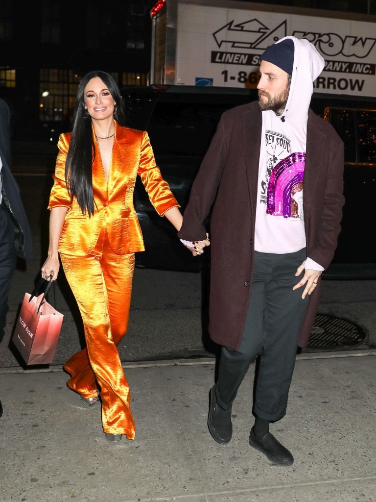 KaceyAccess's tweet photo. 📸 | @KaceyMusgraves and @RustonKelly leaving the launch event of her "Slow Burn" Candle in partnership with the @boy__smells brand that occurred yesterday. 🕯💗 https://t.co/dZyBW7sCQ8