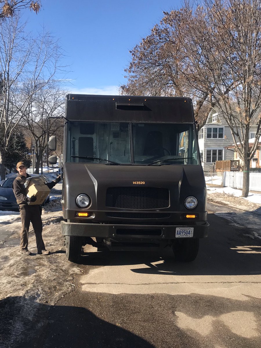 Pretty tight streets in St.Paul due to snow&amp;ice. Thank U Gilbert for folding in your mirror &amp; using your flashers👏🏽👏🏻👏. Buuuuuut...we did have a conversation about not using the handrail exiting the car. <a href="/NMckinney78/">Nathan McKinney</a> <a href="/HenryMajerus/">Henry Majerus</a> <a href="/JohnVPeters/">John V. Peters</a> <a href="/NaplesSafety/">Naples Safety Team 🇺🇸</a>