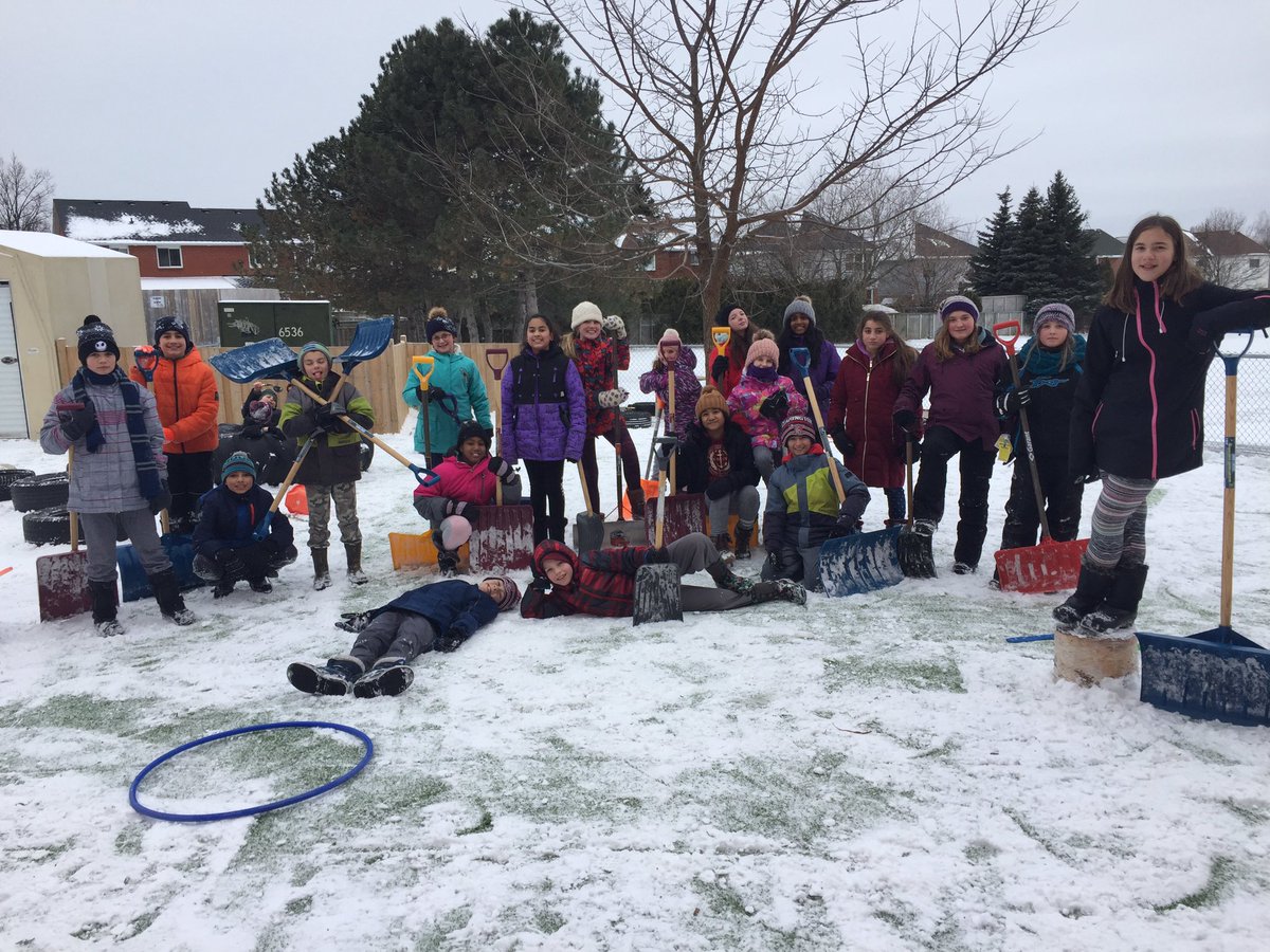 MrAngeloCosta's tweet image. Just finished an afternoon of shoveling #stmtcourtice #pvncserves