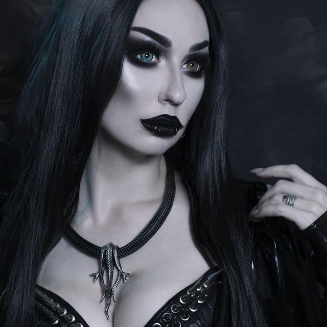 AngelGrief's tweet photo. ♧════════♧۩♢۩♧════════♧

#instagram #KatrinLanfire
#Gothic #Girl #GothicGirl
#Dark #DarkGothic #DarkBeauty
#DarkGothicBeauty #Beauty

♧════════♧۩♢۩♧════════♧ https://t.co/NCiBk0mR0C