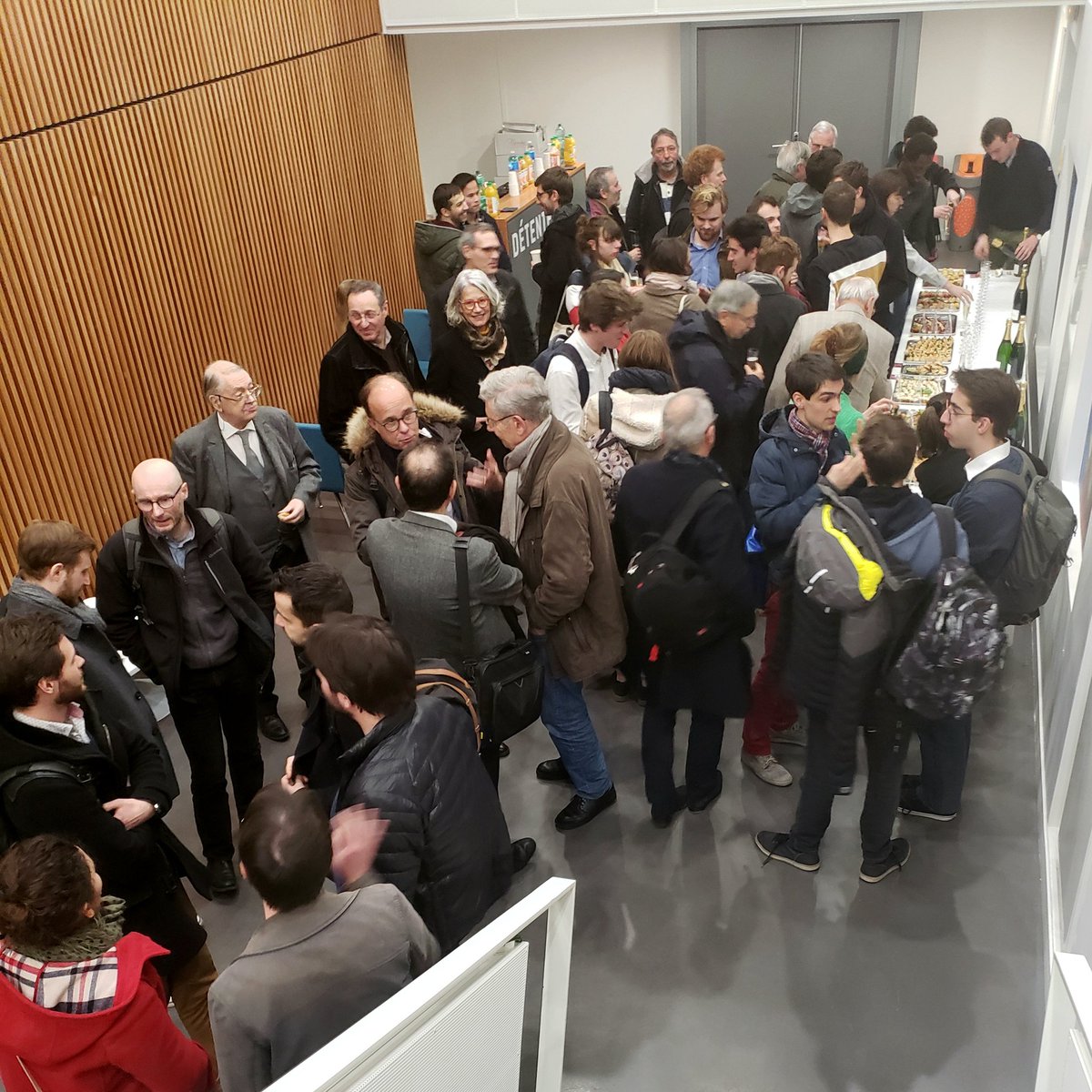 Soirée <a href="/ESPCI_Alumni/">ESPCI Alumni</a>: "L'informatique quantique dans tous ses états" par <a href="/GeorgesUzbelger/">Georges Uzbelger</a> &amp; <a href="/TisserandIsa/">Isabelle Tisserand</a> #ESPCIAlum <a href="/IBM_France/">IBM France</a>. Perspective historique, applications espérées/réelles, démo en direct des outils IBM, enjeux futurs: une présentation pédagogique, qui fait réfléchir!