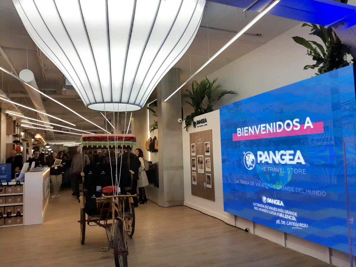 Bioparc's tweet photo. Impresionante #pangeavlc inauguración de un nuevo concepto de agencia de viajes. https://t.co/qNN5ioaHmw