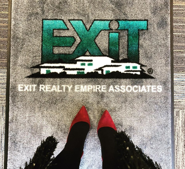 Jennsoldit's tweet photo. It’s true, I LOVE WHAT I DO! I’m in the running for Top 5 Real Estate Agents in the Best of the Capital Region 2020. To nominate me, visit https://t.co/eKxS0gffuZ, click Goods and Services, scroll down to Best Real Estate Agent, scroll down to Jennifer Vucetic and click Nominate. https://t.co/0oU5dMd1Qc
