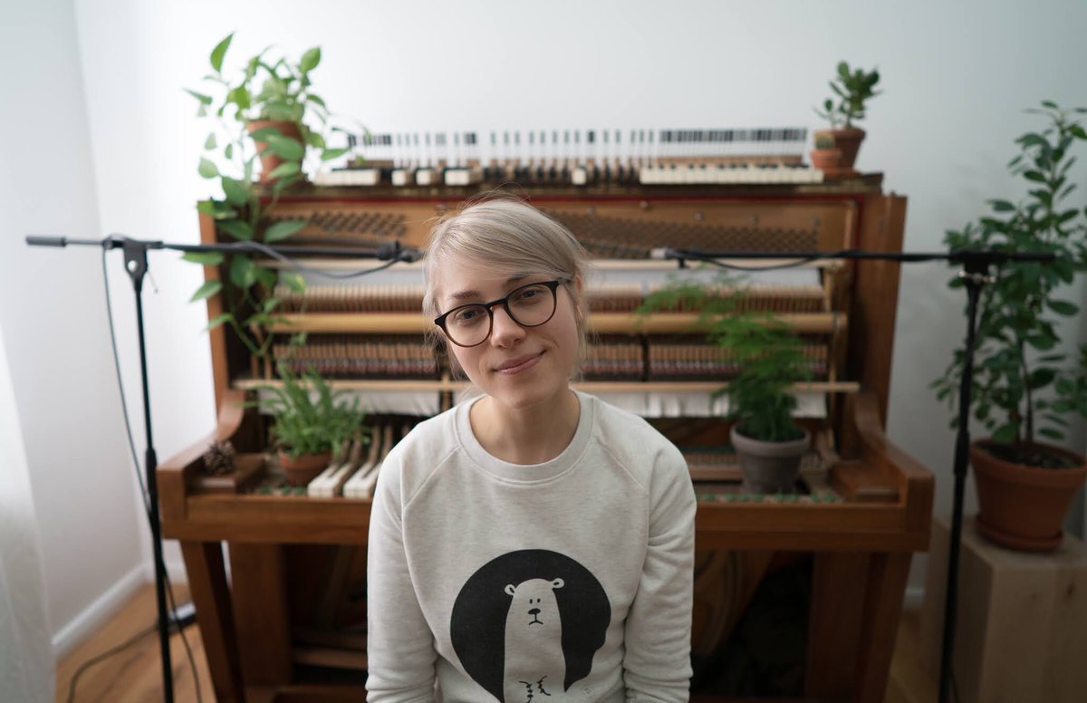At the piano with <a href="/Alice__Baldwin/">Alice Baldwin</a>. Notice anything out of the ordinary? We'll dive deeper into her world over the next few days :) 

If you'd like to pre-save the audio to her lovely new piece 'please tell my mum to burn me' to <a href="/Spotify/">Spotify</a>, here's the link: orcd.co/ptmmtbm