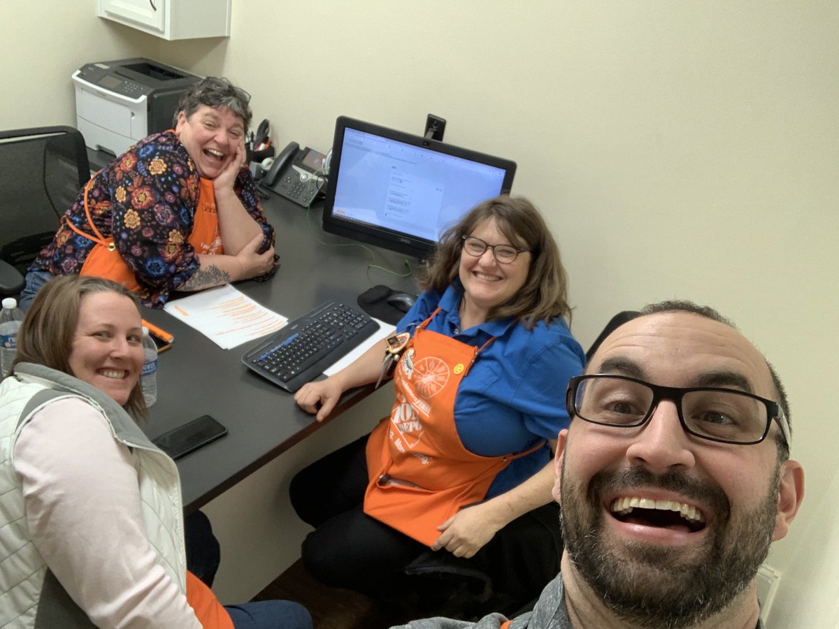 NathanMcAleese's tweet photo. Just caught @Mrs_Freakdam teaching her peers some technology tricks!!! I’m so proud of her!!! https://t.co/5huM8Iw3jc
