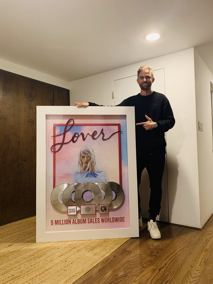 iamjoellittle's tweet image. And the award for biggest plaque goes to...